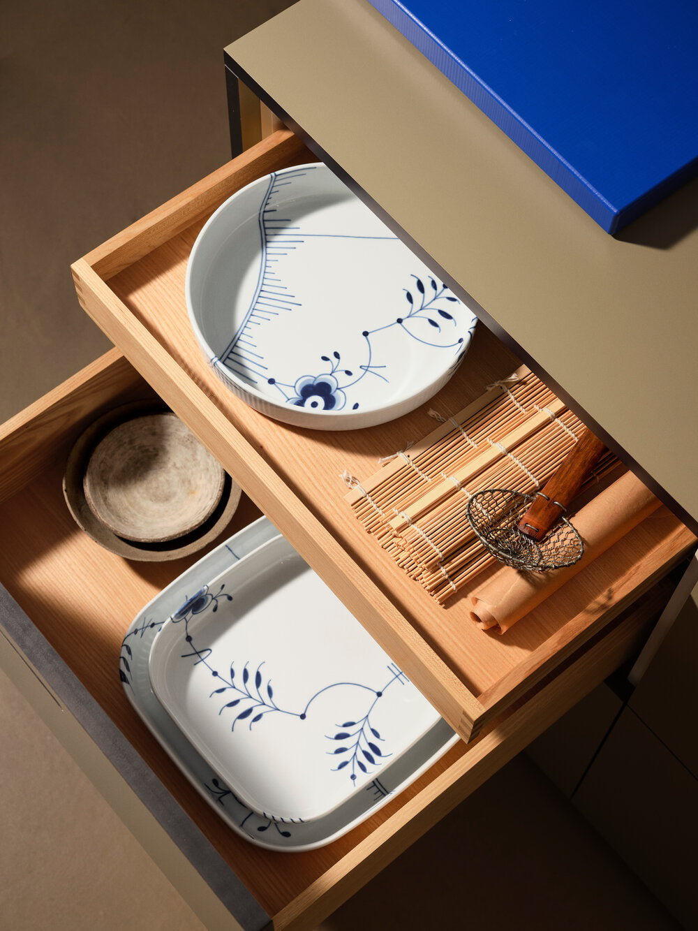 Blå Mega Riflet ovnfast firkantet fad - 30x30 cm.